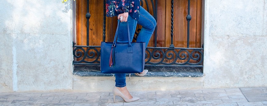 excitación Aislante hierba Consejos de estilo para combinar tu bolso azul marino - Sara Revert